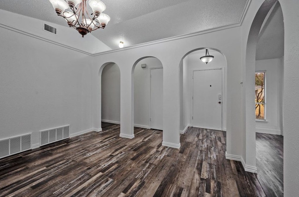 1900 Baylor Dr, Richardson, TX 75081