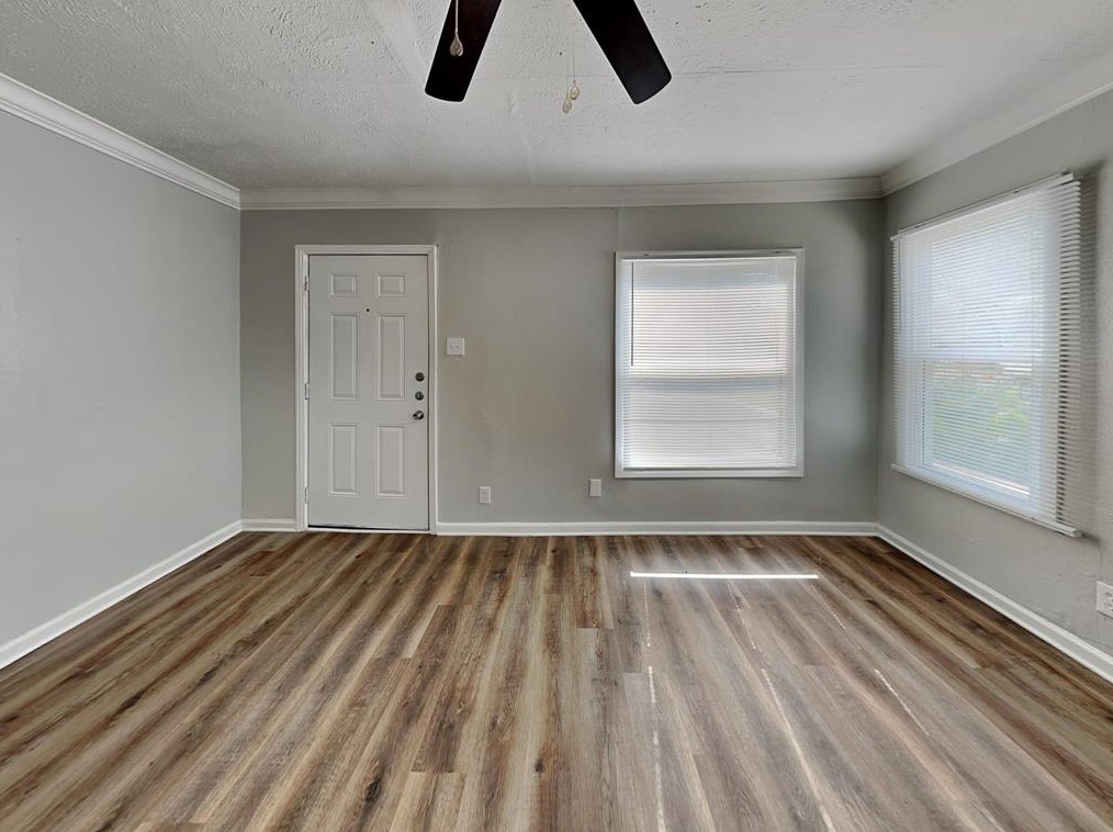 2547 Wilton Ave, Dallas, TX 75211-5450