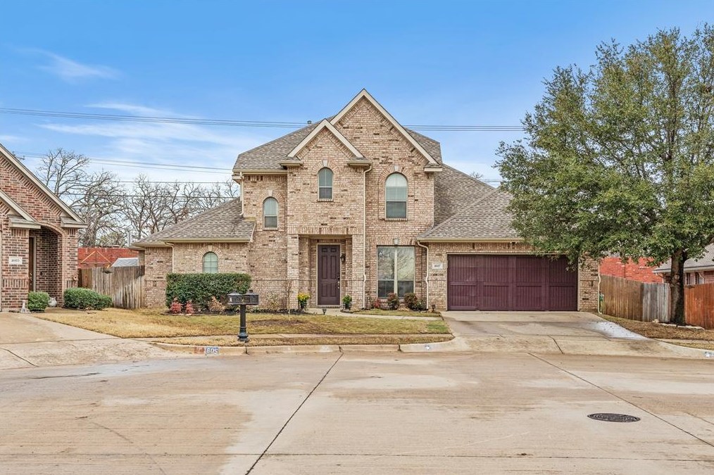 1607 Maxwell Ct, Euless, TX 76039