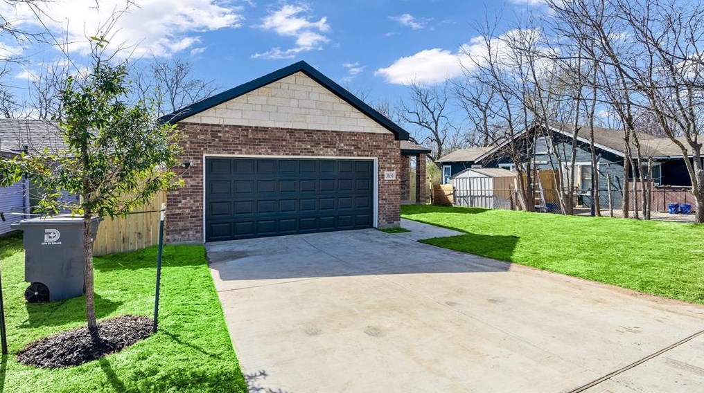 3831 Opal Ave, Dallas, TX 75216-5650