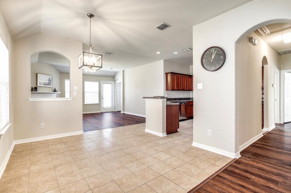 208 Ferndale Dr, Mckinney TX  75071-4707 exterior