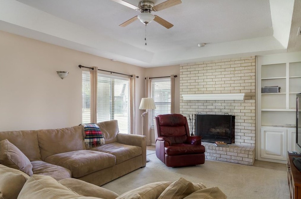 4851 Ledgestone Ct, Fort Worth, TX 76132