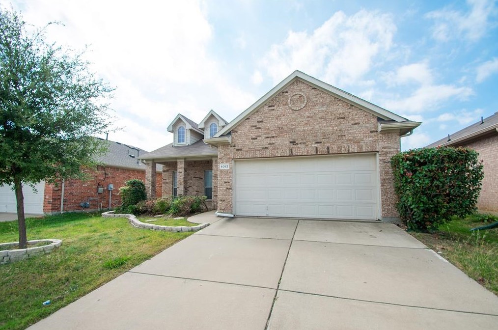 6312 Melanie Dr, Fort Worth, TX 76131