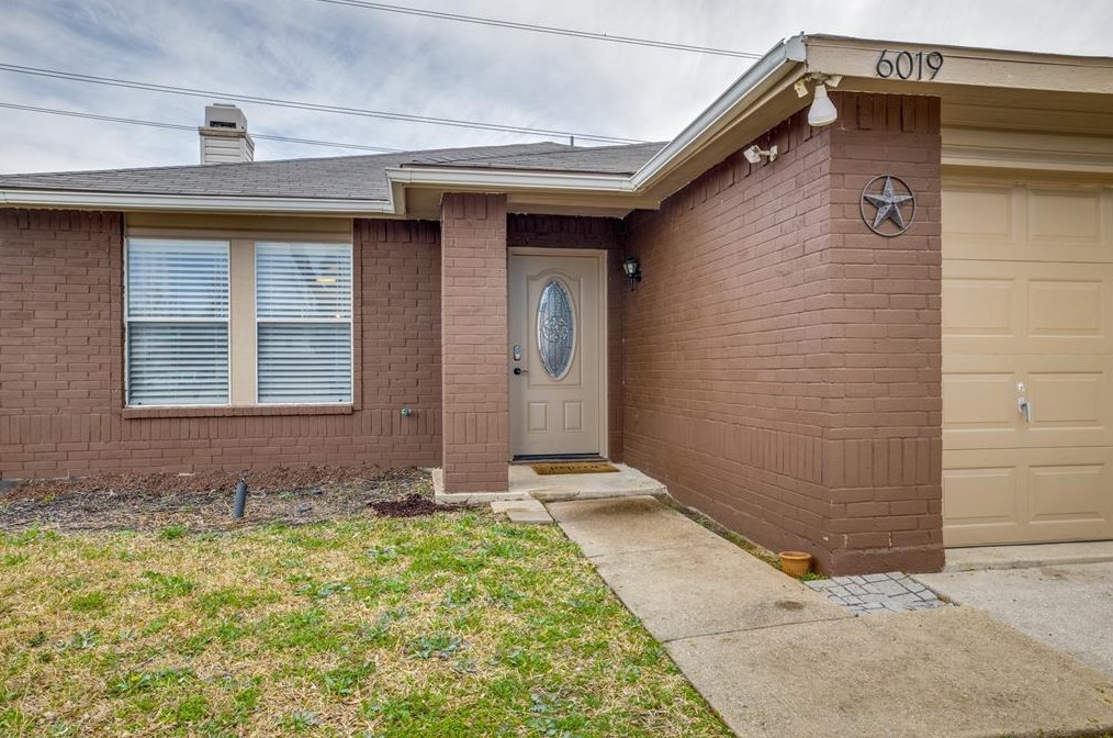 6019 Guilia Dr, Grand Prairie, TX 75052-8757