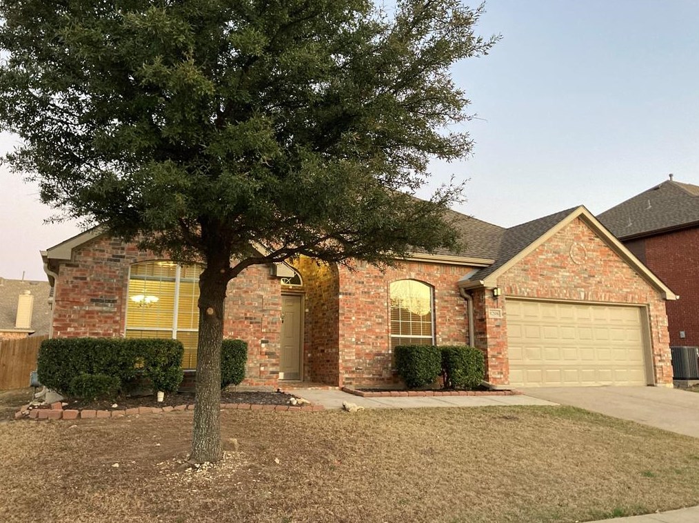 8208 Painted Tree Trl, Fort Worth, TX 76131