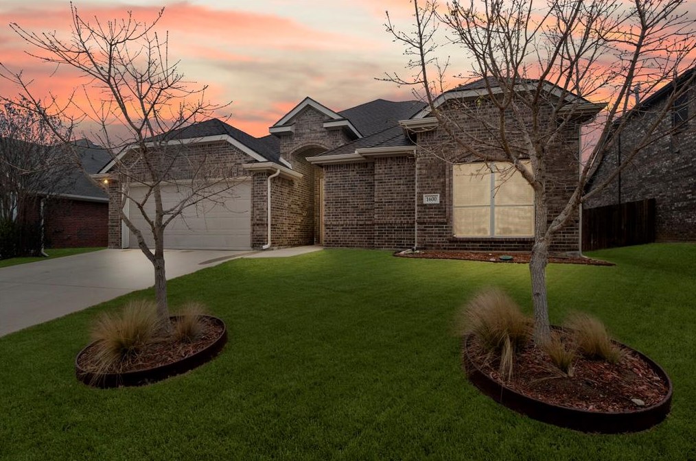 1600 Cowtown Dr, Midlothian, TX 76063