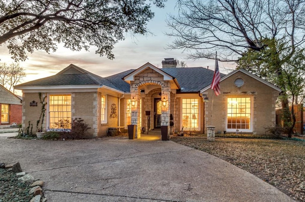 9447 Waterview Rd, Dallas, TX 75218-2748
