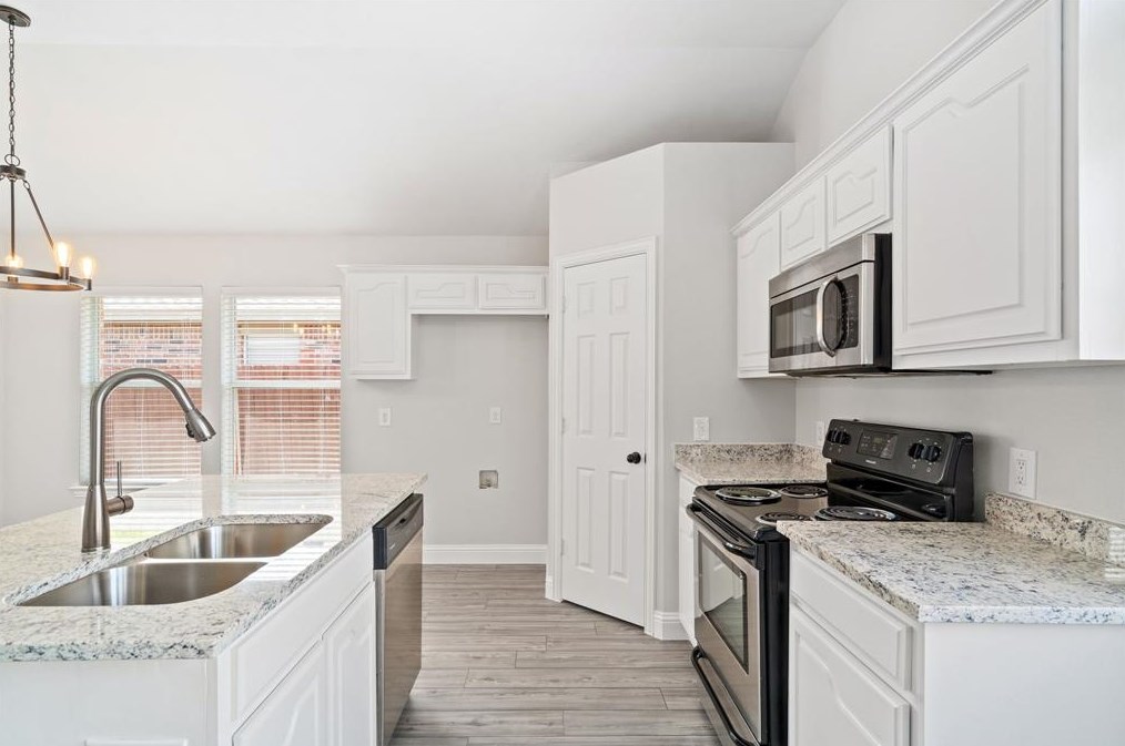 4809 Rustic Ridge Dr, Mckinney TX  75071-4824 exterior