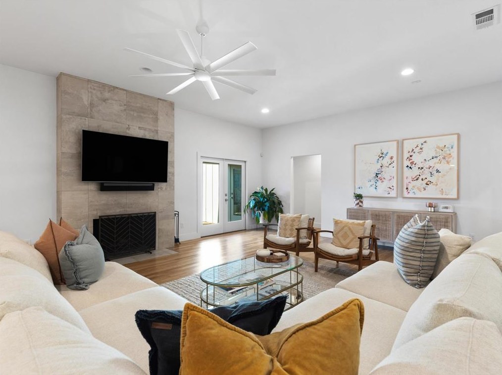6931 Meadow Rd, Dallas, TX 75230-5332