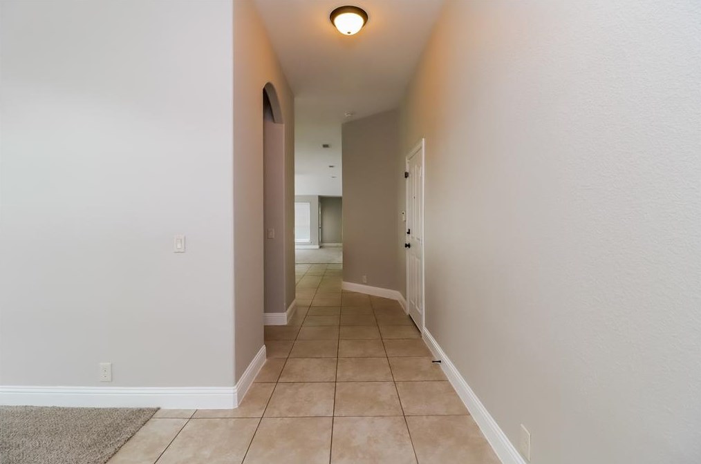 421 Delaware St, Burleson, TX 76028