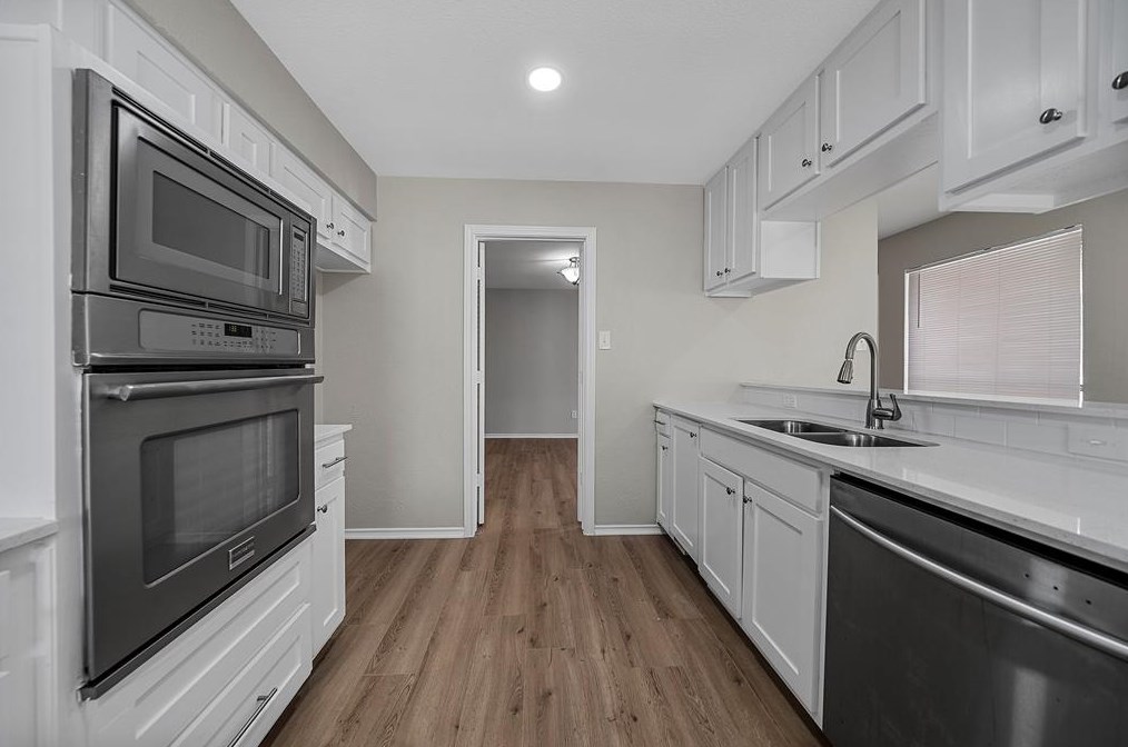 6026 White Rose Trl, Dallas TX  75248-4934 exterior