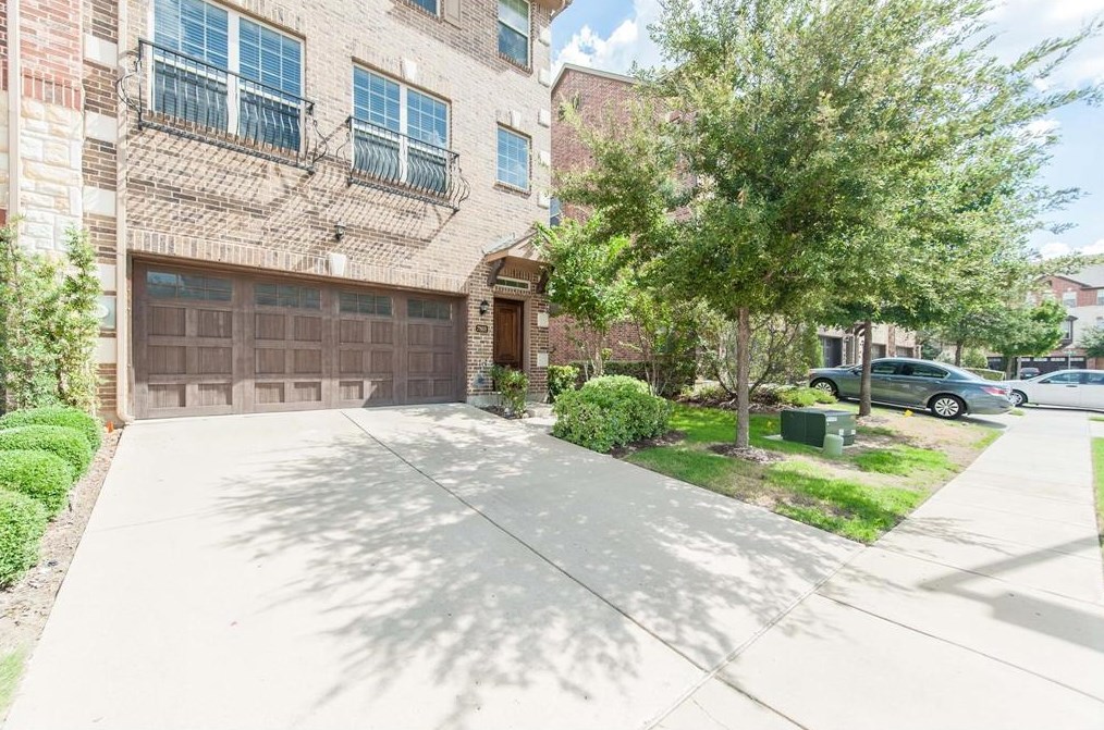 7868 Oxer Dr, Irving, TX 75063