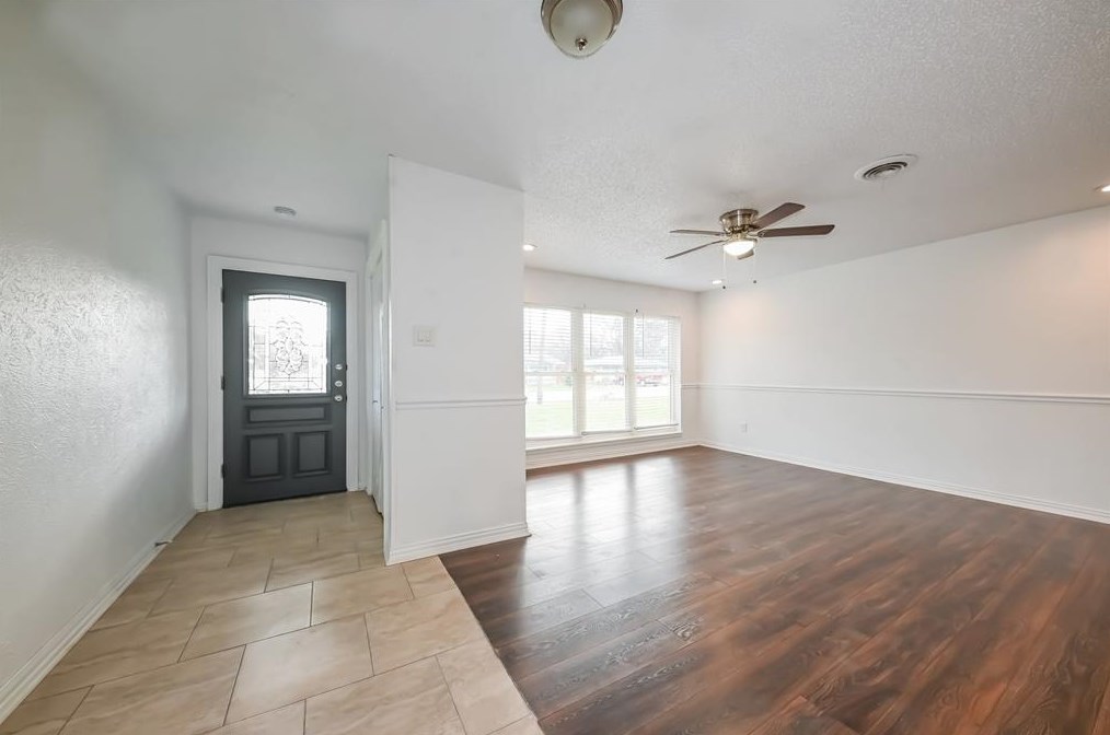 2437 W 4th St, Irving, TX 75060