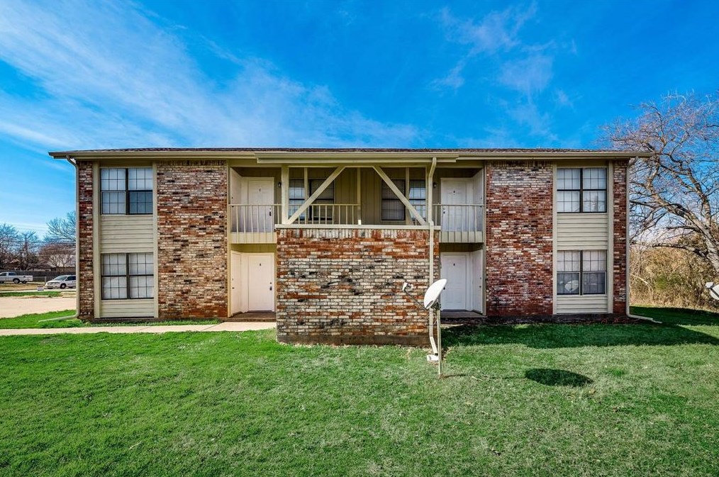 218 Renfro St #a, Grand Prairie, TX 75051