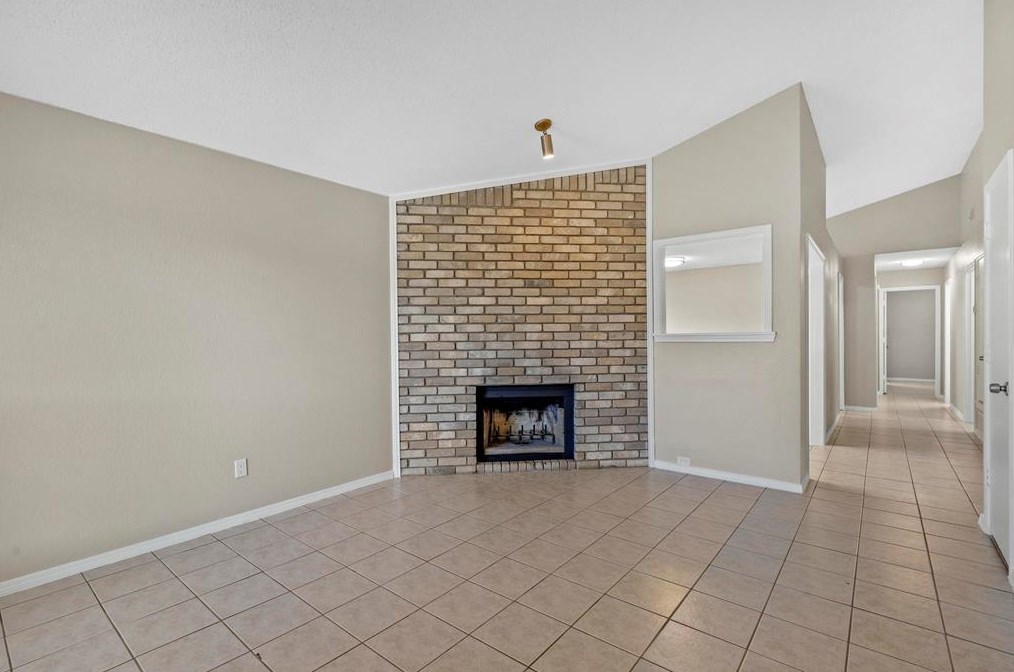 2742 Countryside Ln, Fort Worth, TX 76133