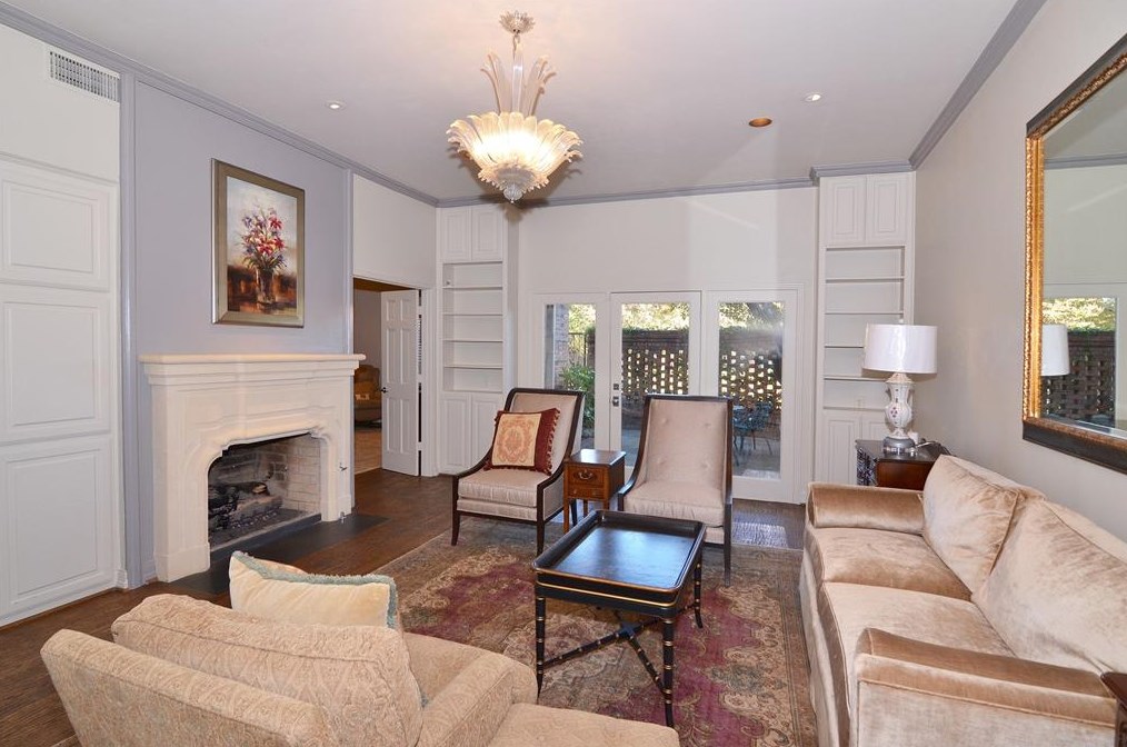12460 Montego Plz, Dallas TX  75230-1724 exterior