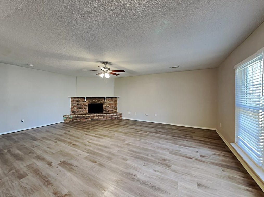 7437 Sandhurst Ln S, Fort Worth, TX 76182