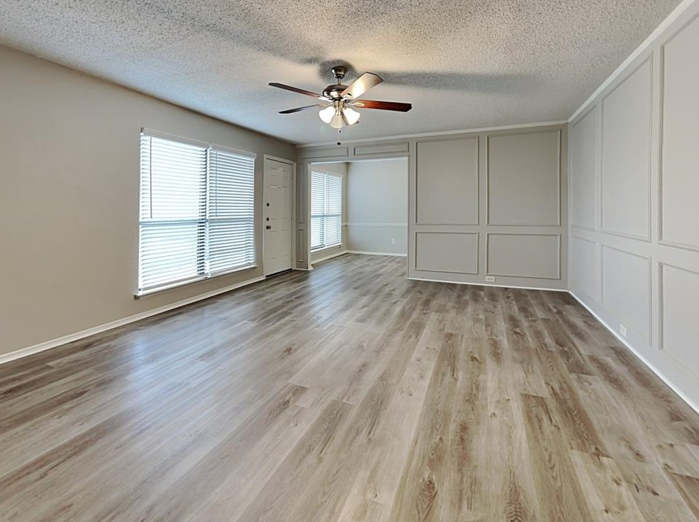 932 Crowder Dr, Crowley, TX 76036-3657