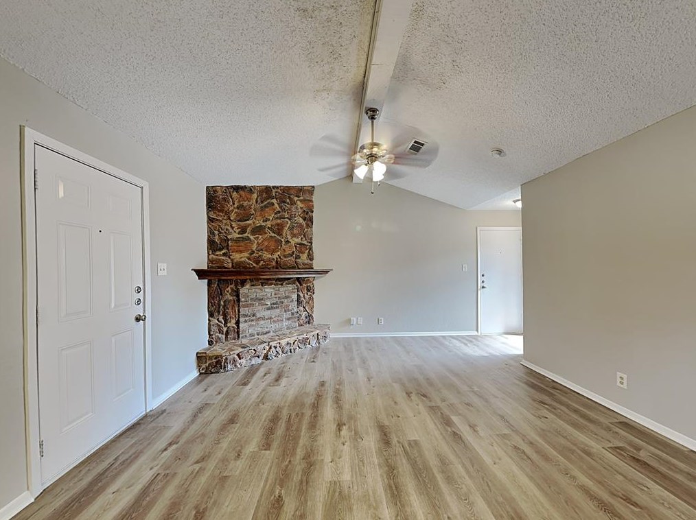 720 Meadowdale Dr, Fort Worth, TX 76179
