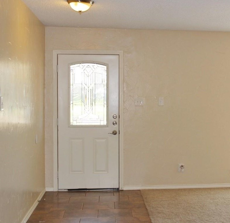1402 Meadow Ln, Midlothian, TX 76065
