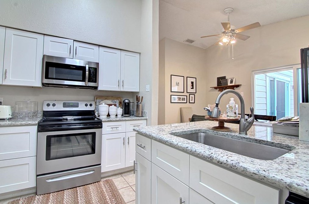 2110 Willowgate Ln, Carrollton, TX 75006