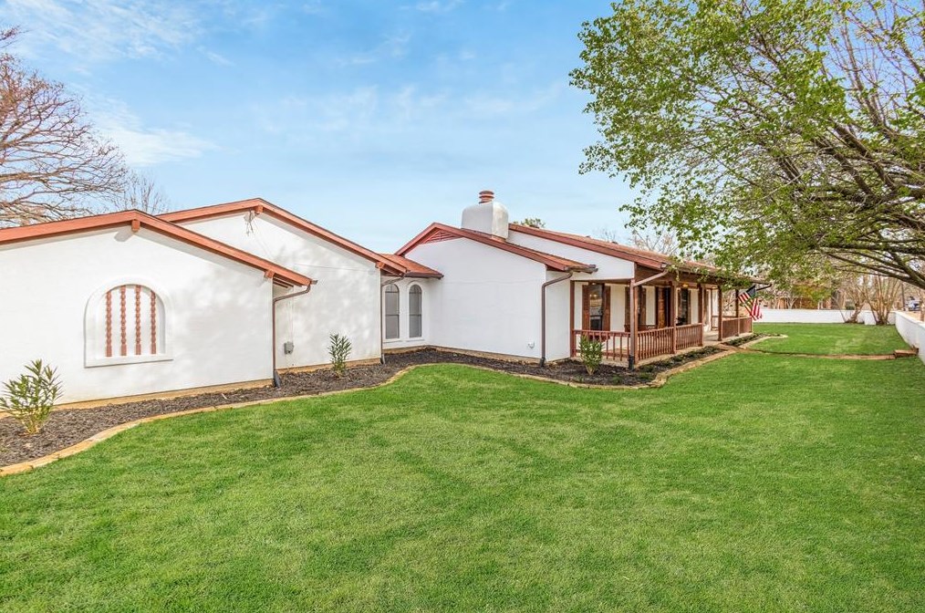130 Holland Dr, Denison, TX 75020