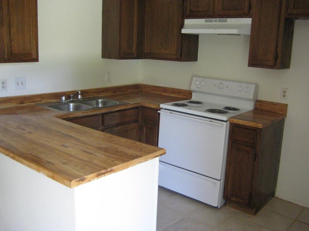 837 W Wintergreen Rd, Lancaster, TX 75134