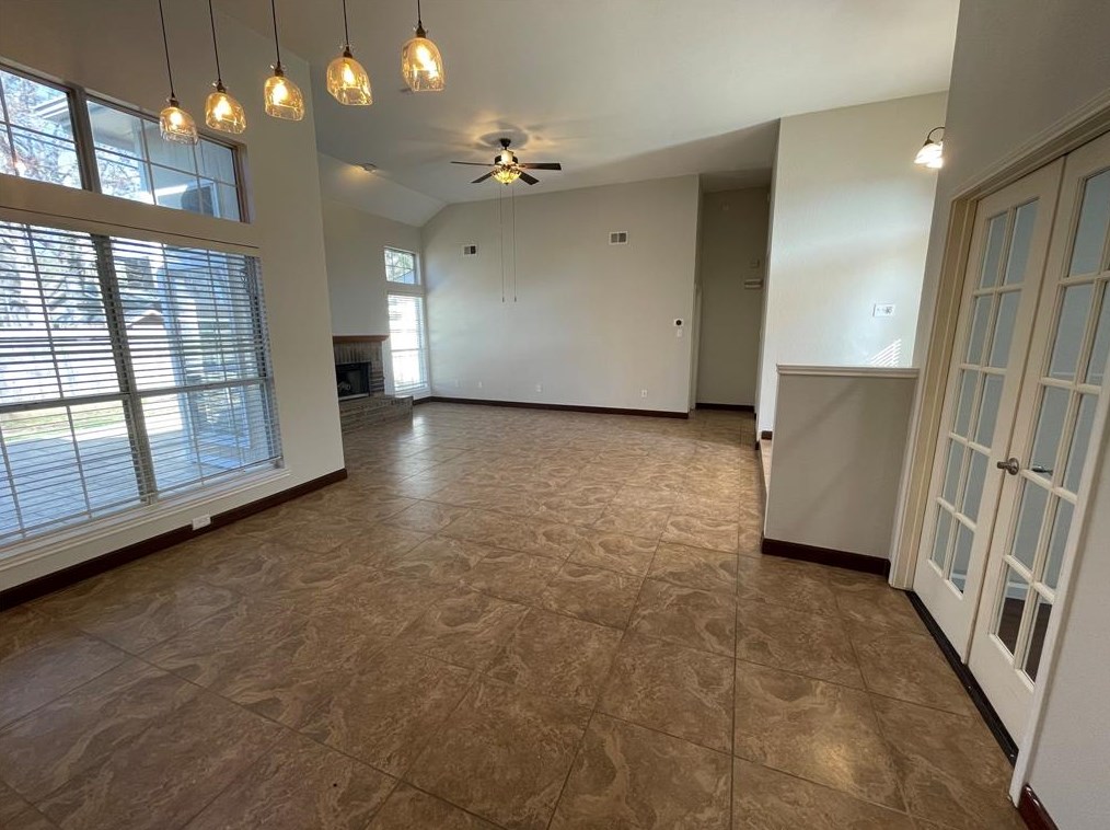 2118 Wedgewood Dr, Grapevine TX  76051-6090 exterior