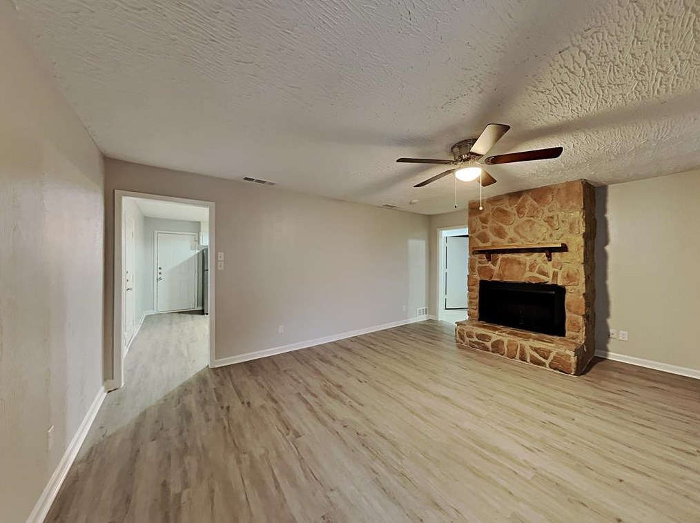 1901 Starling Ct, Cleburne, TX 76033