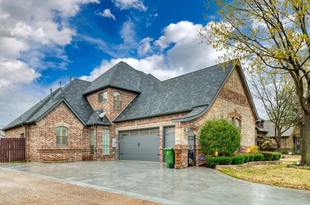 7709 Grace Dr, North Richland Hills, TX 76182