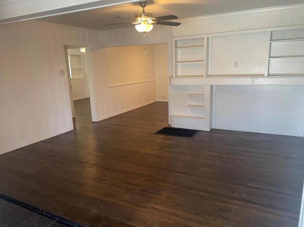 207 Hartsdale Dr, Dallas, TX 75211