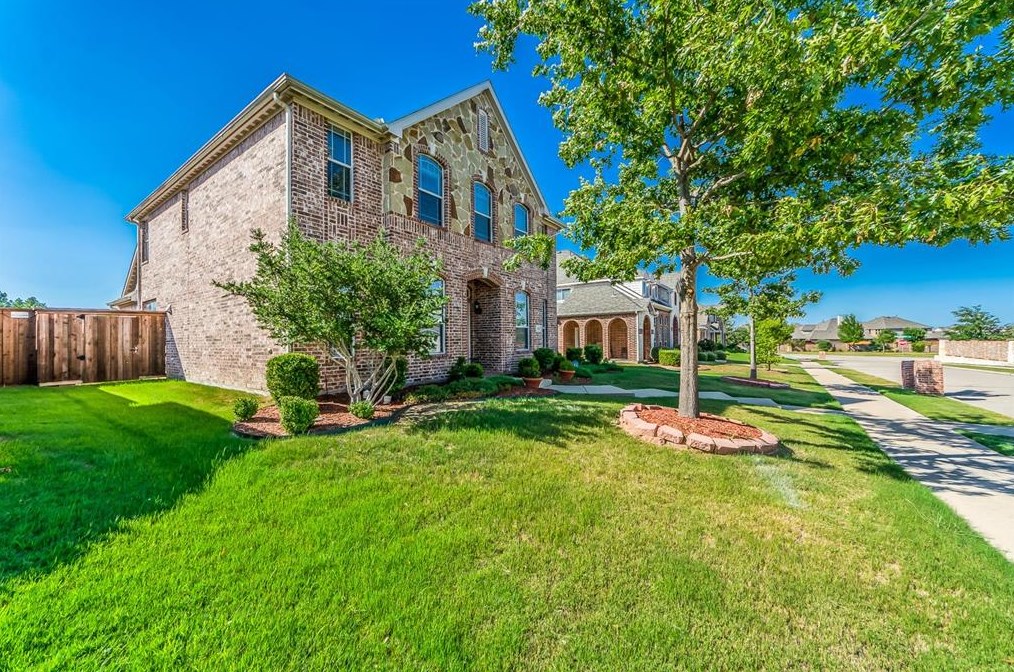 810 Highland Hills Dr, Frisco, TX 75034