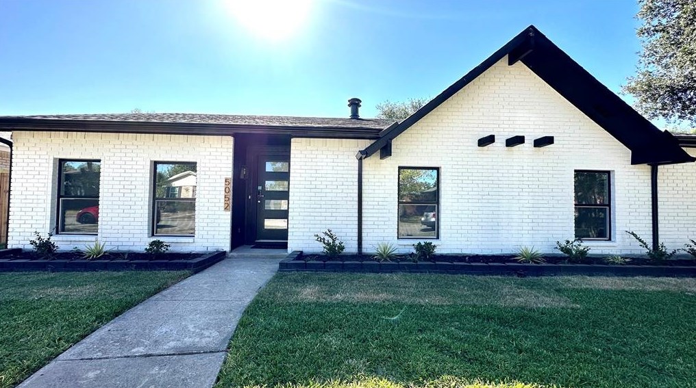 5052 Aztec Dr, Frisco TX  75056-2518 exterior