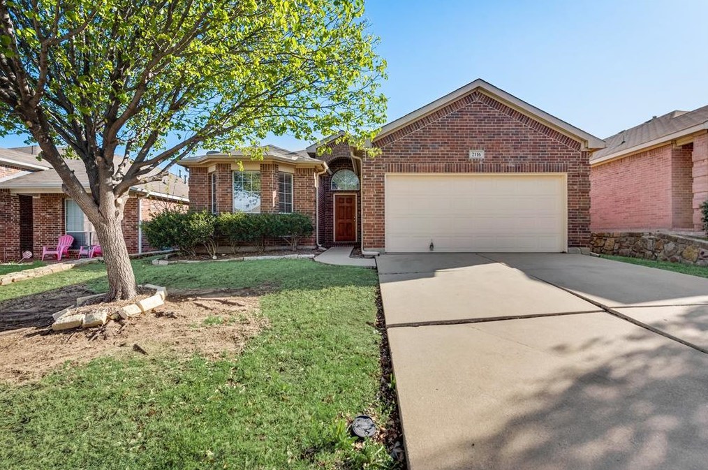 2116 Carlotta Dr, Fort Worth, TX 76177