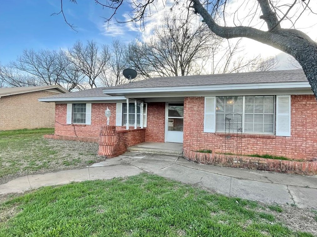 1880 Kingland St, Stephenville, TX 76401