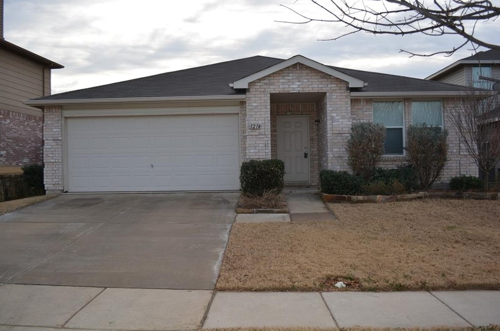 3214 Clydesdale Dr, Denton, TX 76210