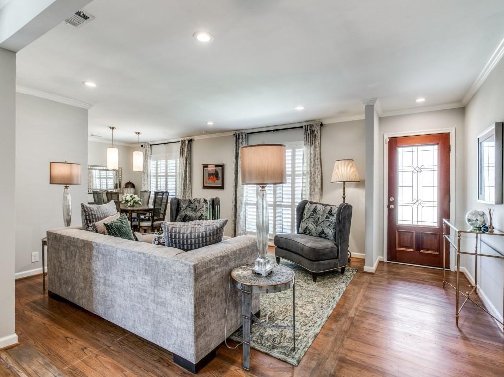 3636 Regent Dr, Dallas TX  75229-5244 exterior