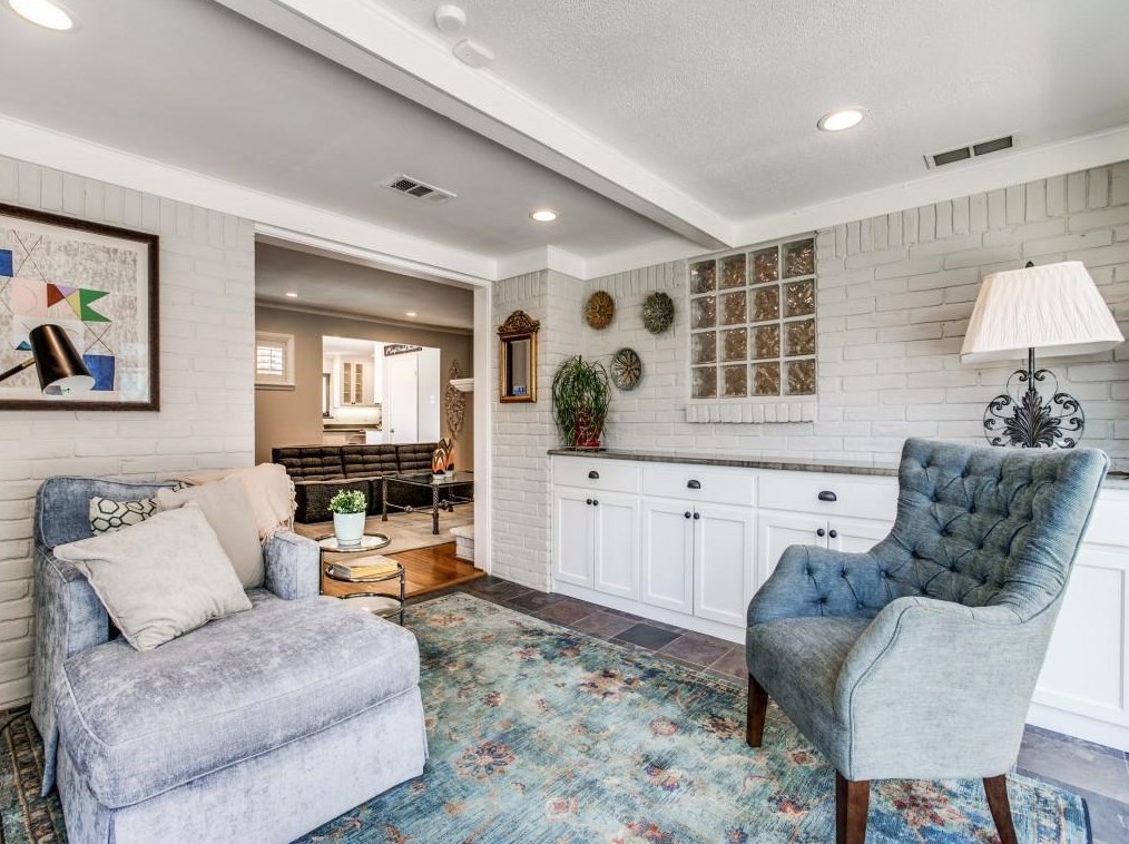 3636 Regent Dr, Dallas TX  75229-5244 exterior