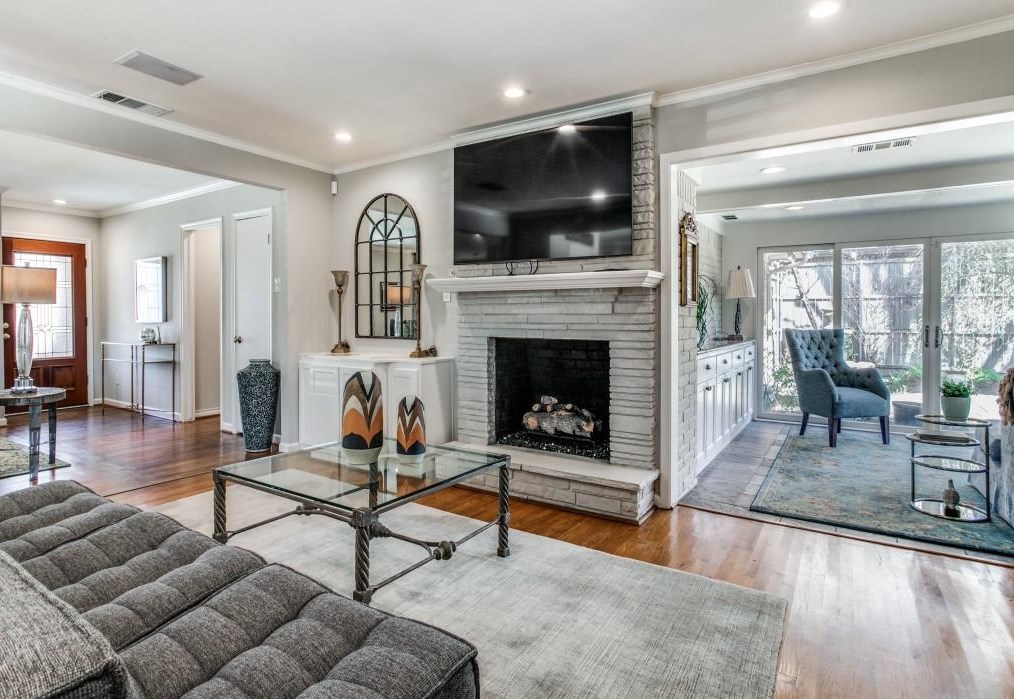 3636 Regent Dr, Dallas TX  75229-5244 exterior