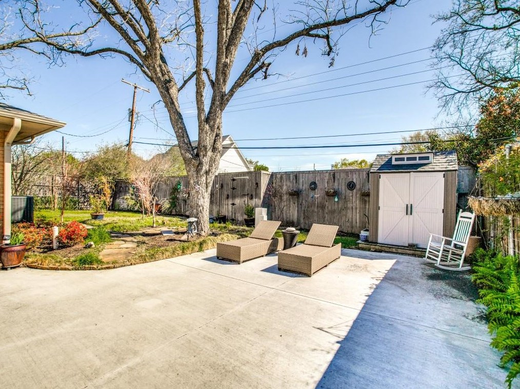 3636 Regent Dr, Dallas TX  75229-5244 exterior