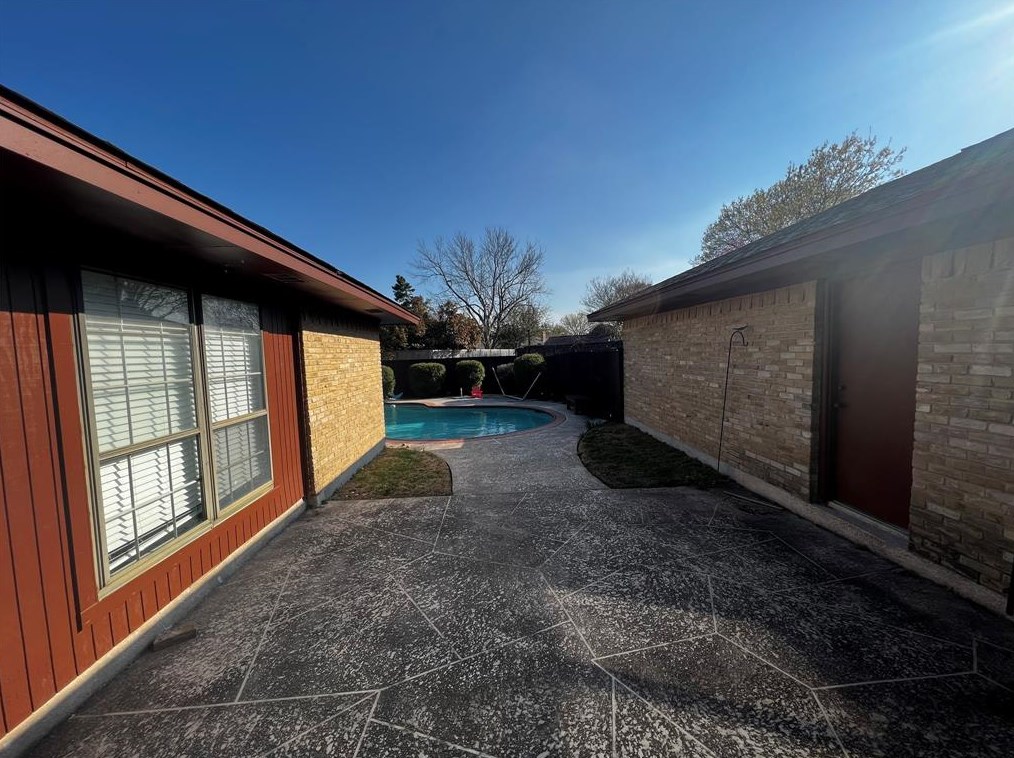 2002 Plymouth Rock Dr, Richardson, TX 75081