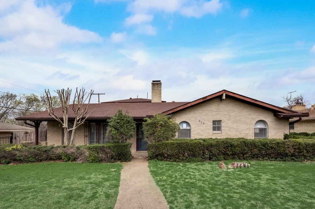 926 Hampshire St, Grand Prairie, TX 75050