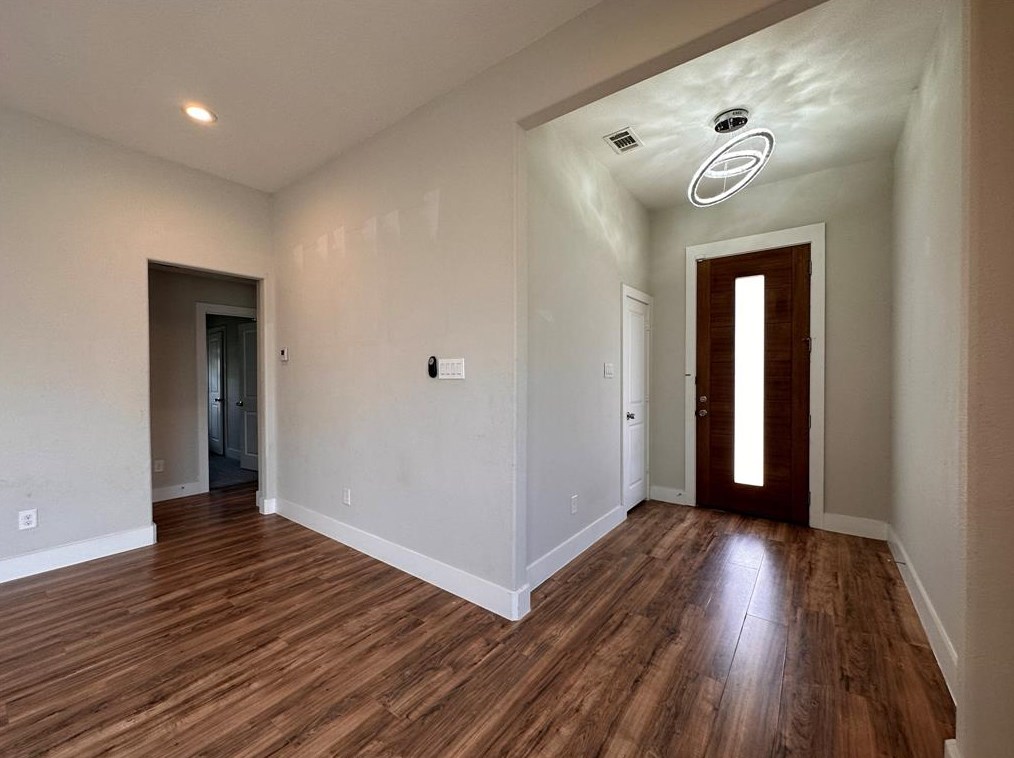 2007 Overton Rd, Dallas TX  75216-5710 exterior