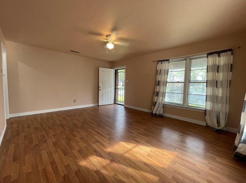2537 Quentin Ct, Fort Worth, TX 76106