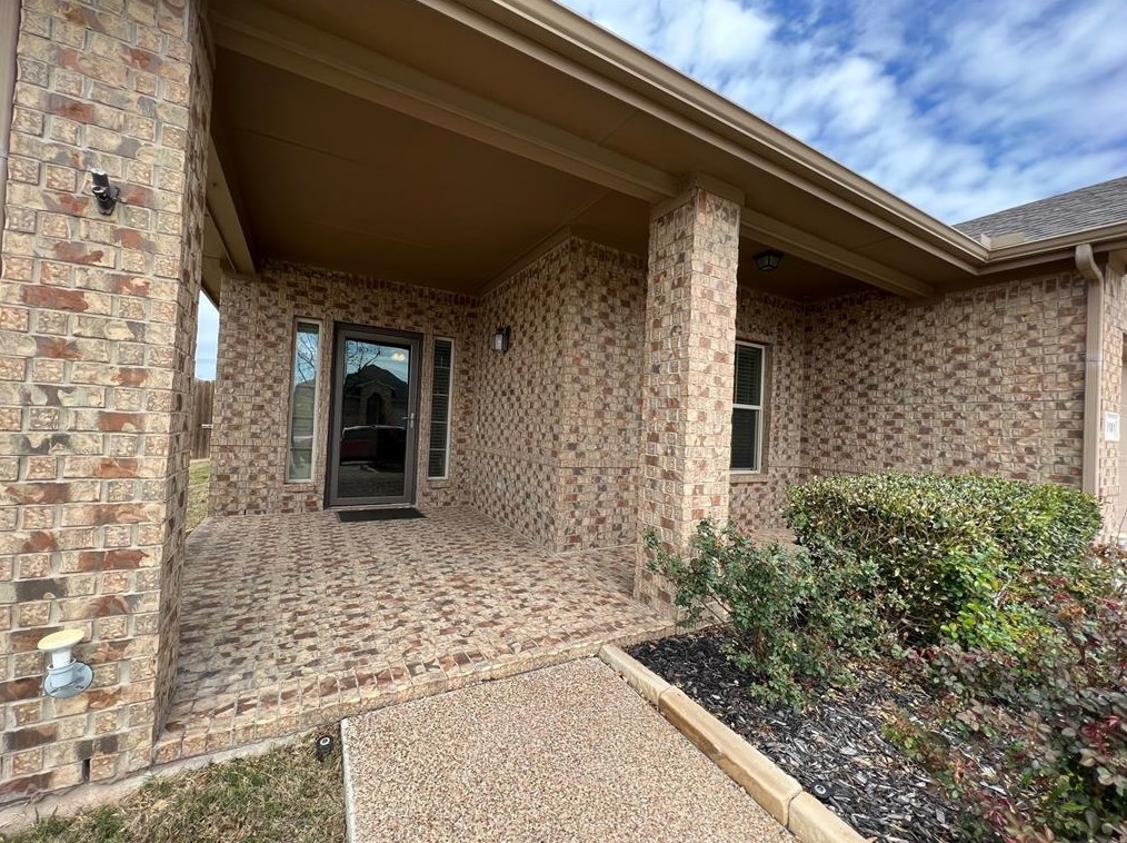 5101 Meadow Ln, Krum, TX 76249