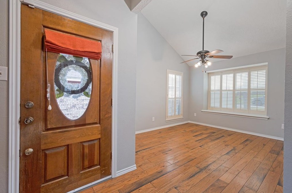 2537 Montclair Ln, Mesquite TX  75150-1217 exterior