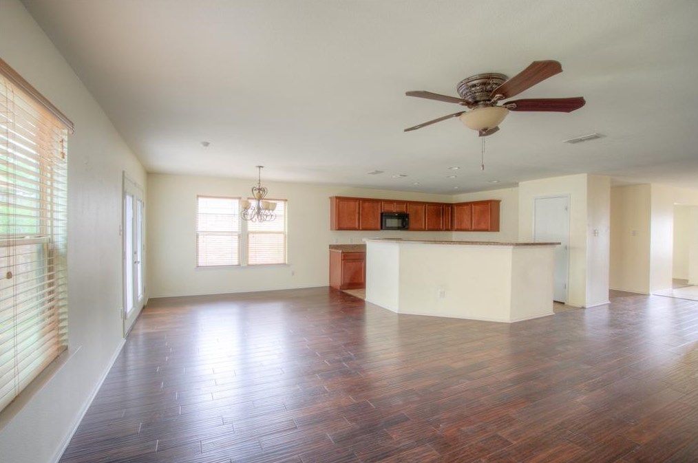 924 Blackberry Trl, Fort Worth, TX 76120