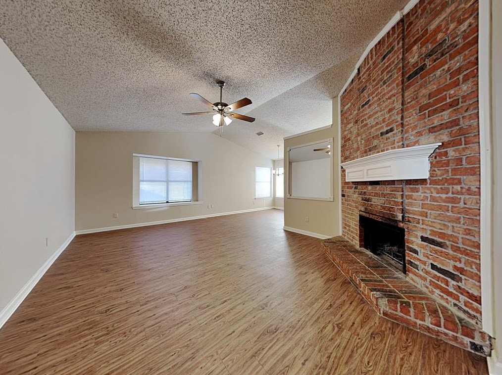 5908 Cimarron Trl, Fort Worth, TX 76148