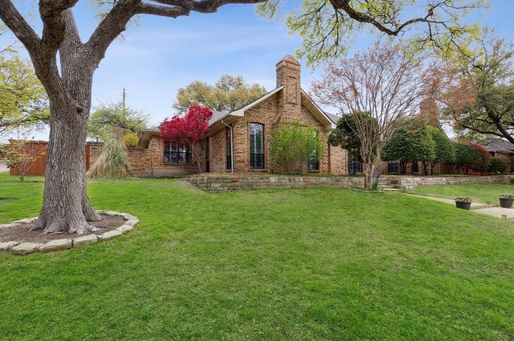 9500 Moss Haven Dr, Dallas, TX 75231-2608
