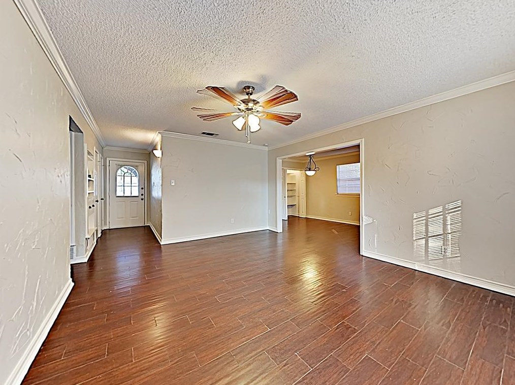 610 Nw Barbara Ln, Burleson, TX 76028